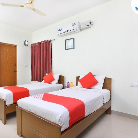 Sasti Hotel Palani Exterior photo