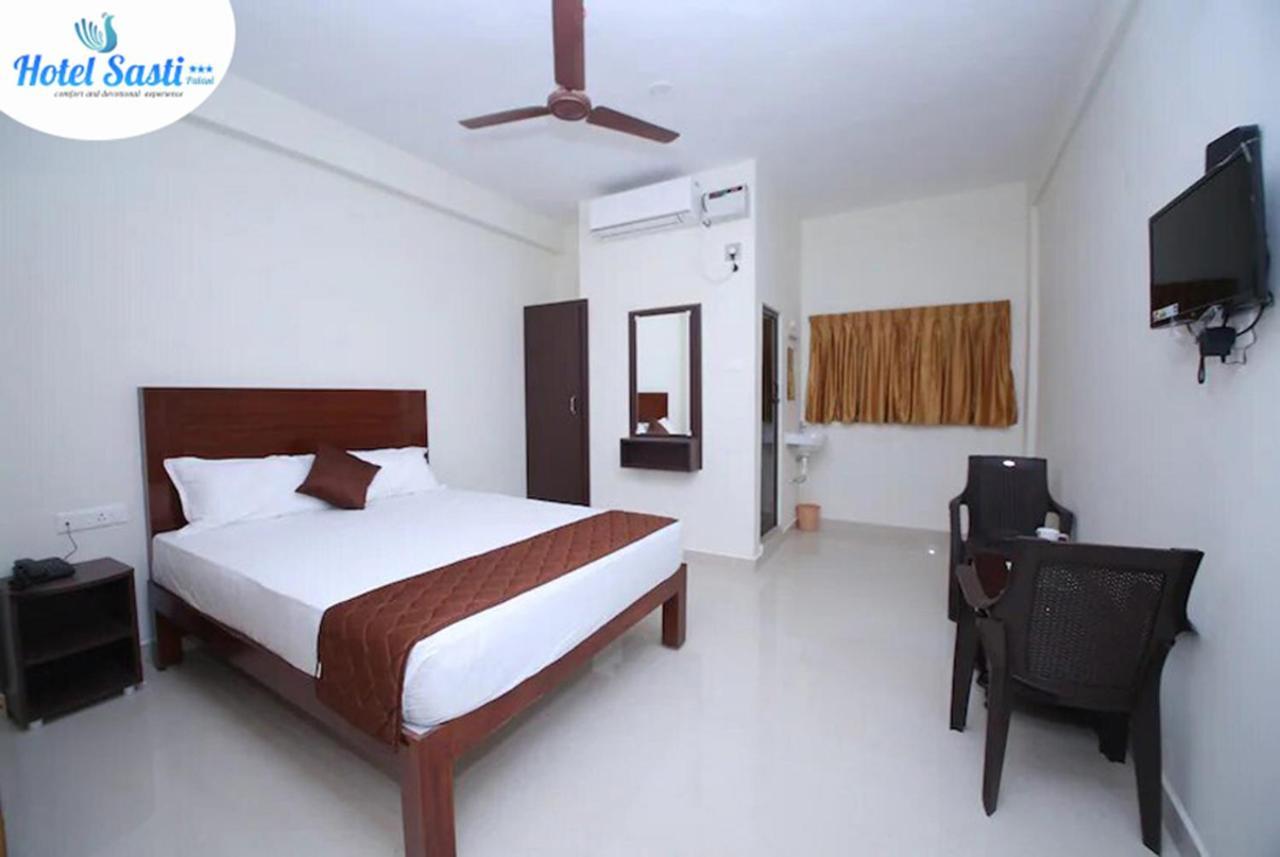 Sasti Hotel Palani Exterior photo