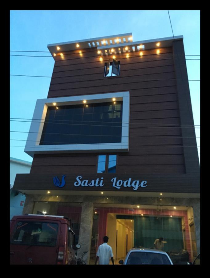 Sasti Hotel Palani Exterior photo